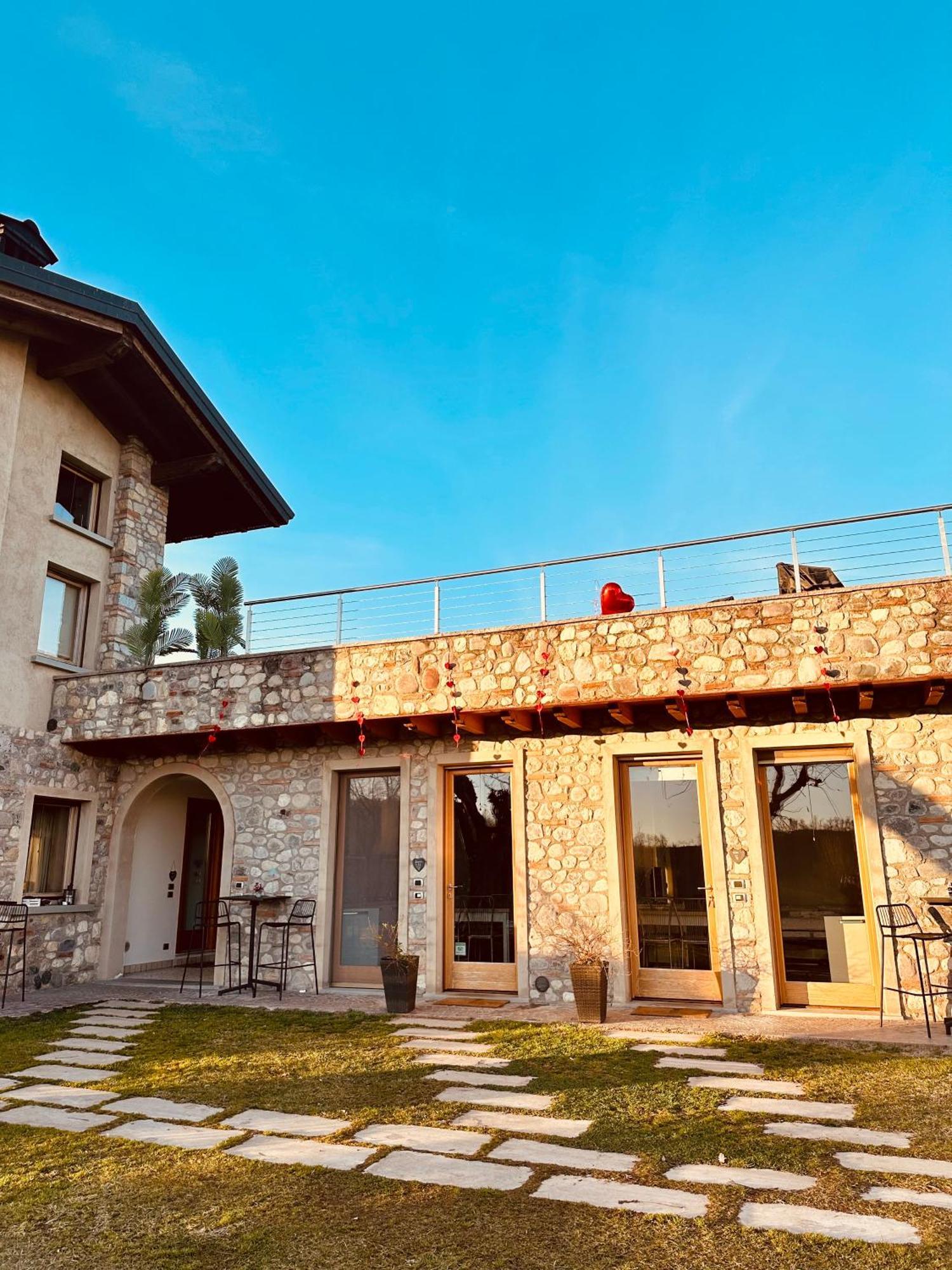Holiday Home Sovenigo Puegnago Eksteriør billede
