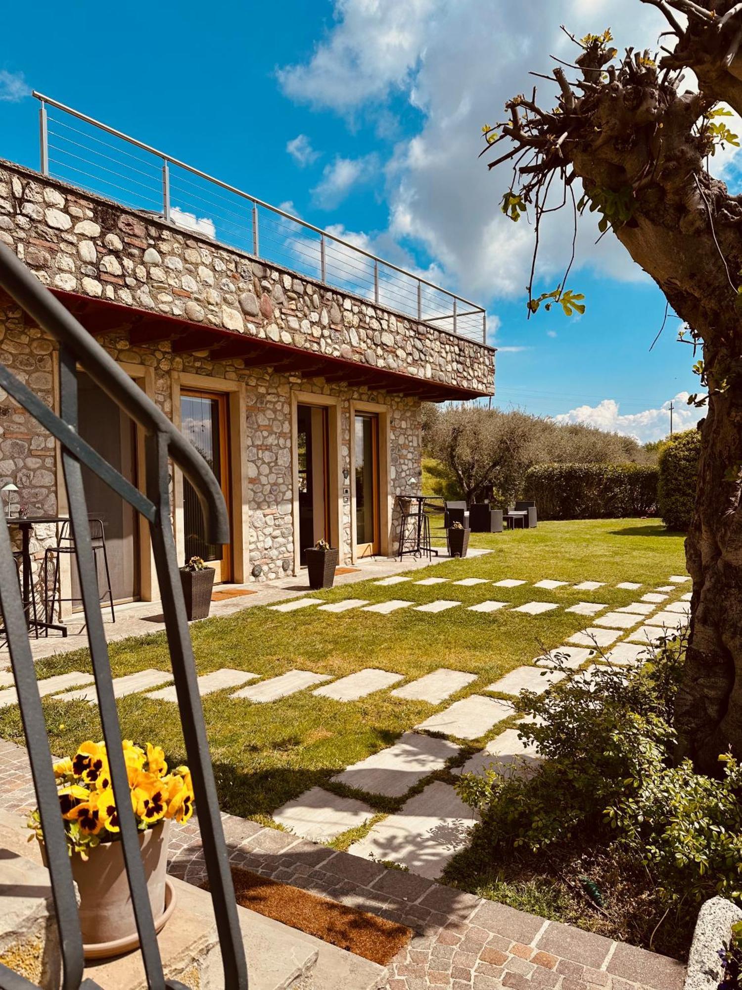Holiday Home Sovenigo Puegnago Eksteriør billede