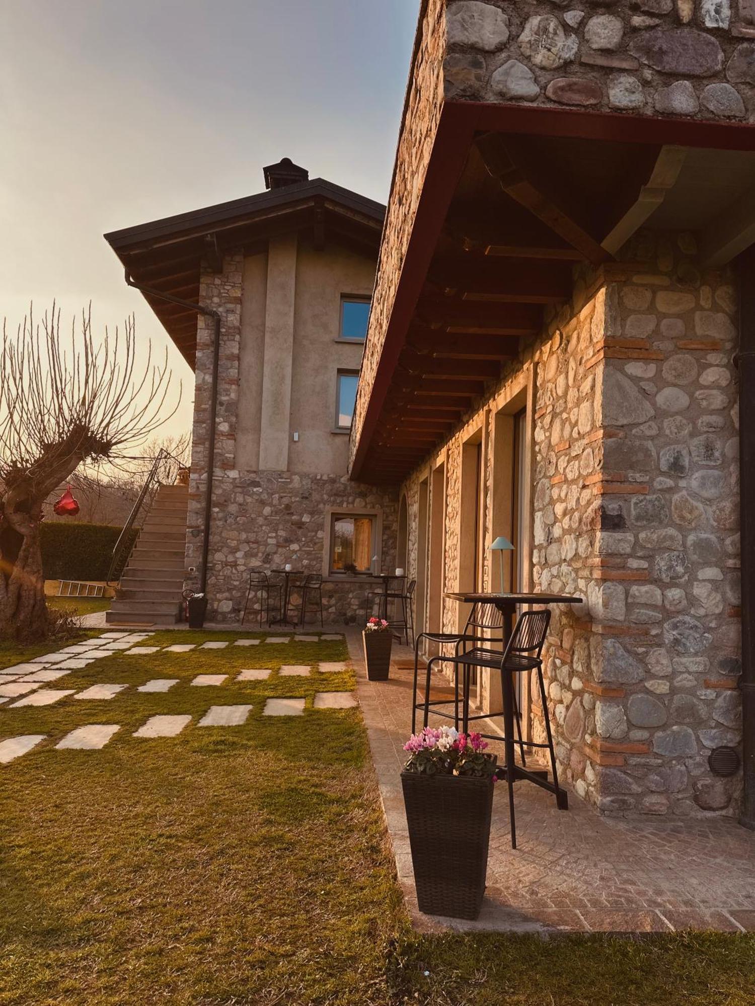 Holiday Home Sovenigo Puegnago Eksteriør billede